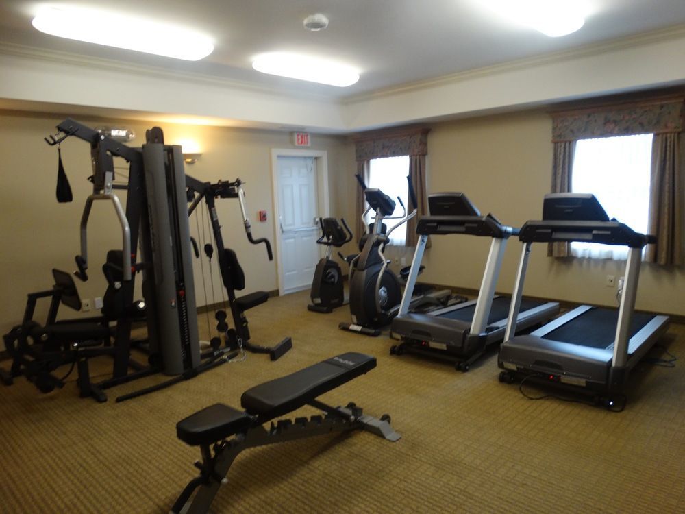Quality Inn & Suites Amsterdam Фредериктон Экстерьер фото