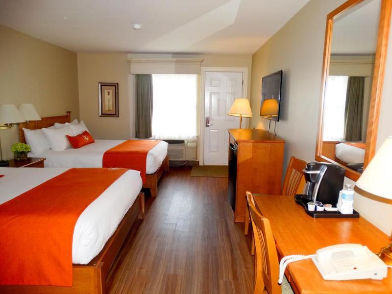 Quality Inn & Suites Amsterdam Фредериктон Экстерьер фото
